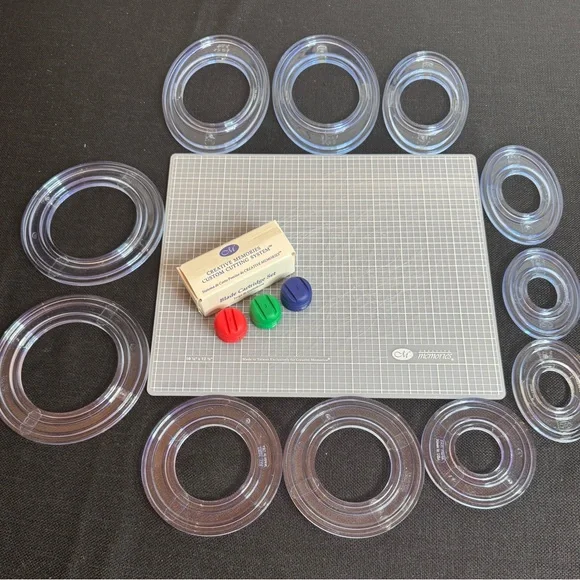 Creative Memories Circle Cutting System Scrapbooking 15 piece Set - Picture 2 of 7